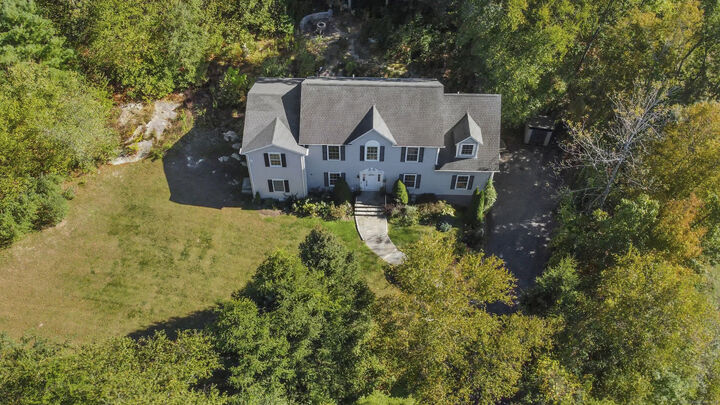 Property Photo:  2 Abbey Lane  CT 06470 
