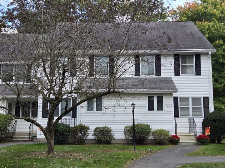 Property Photo:  85 Oldefield Farms 85  CT 06082 