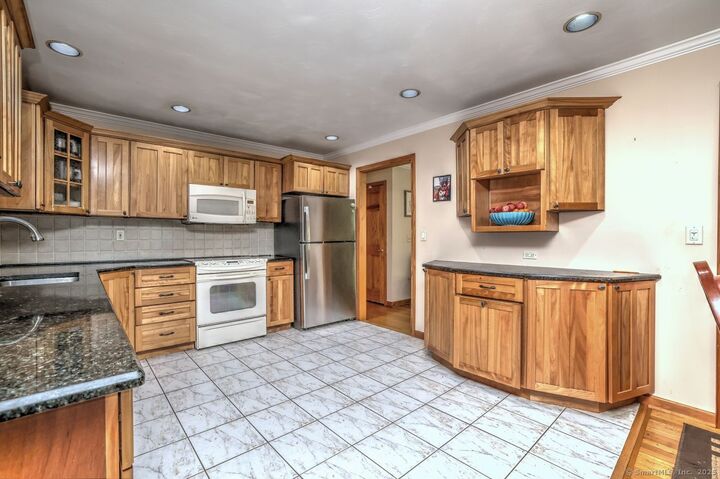 Property Photo:  154 Seymour Road  CT 06525 