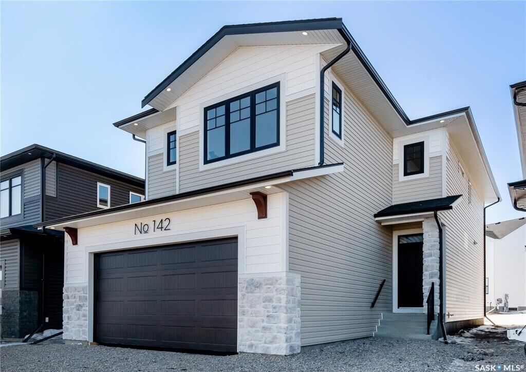 Property Photo:  147 Cockroft Manor  SK S7V 1Y4 