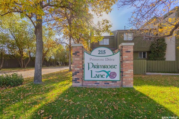 Property Photo:  215 Primrose Drive 3  SK S7K 5E4 