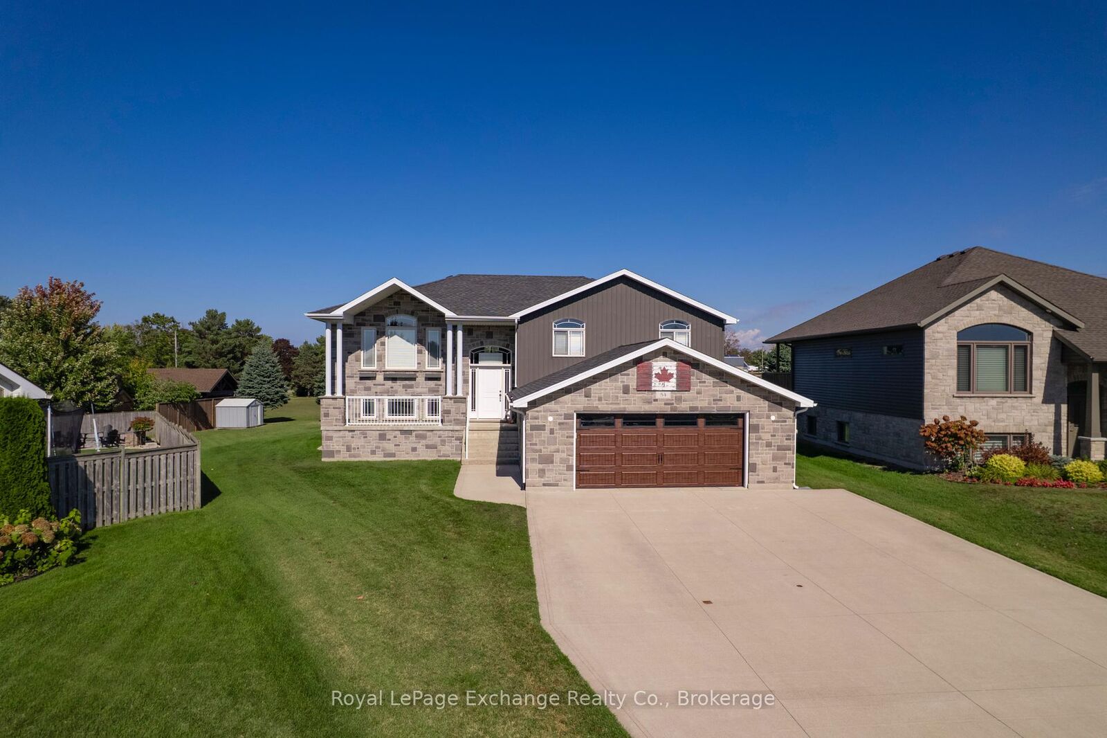 Property Photo:  54 Lakefield Drive  ON N2Z 0C9 