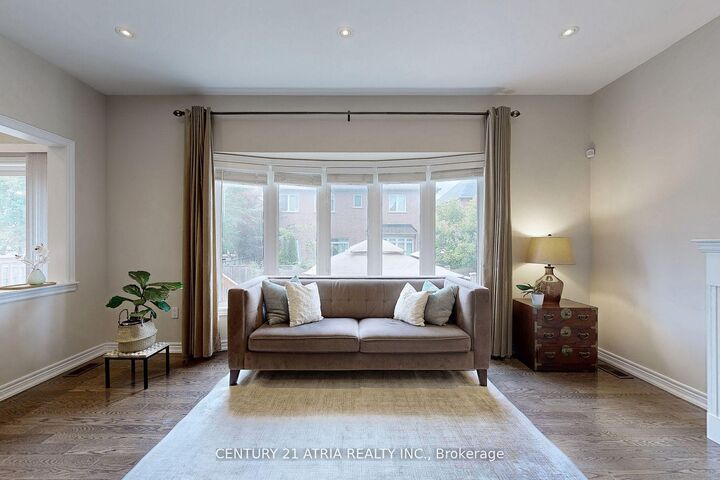 Property Photo:  24 Gannett Drive  ON L4E 0E9
