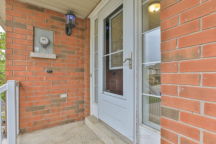 Property Photo:  21 Lilly McKeowan Crescent  ON L0G 1M0 