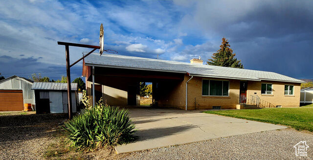 425 E 100 S  Mt Pleasant UT 84647 photo