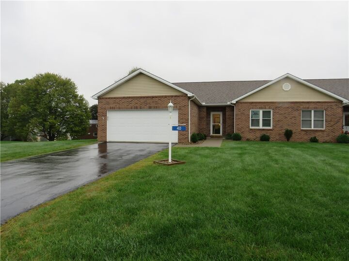 Property Photo:  40 Wynfield Lane  PA 16142 