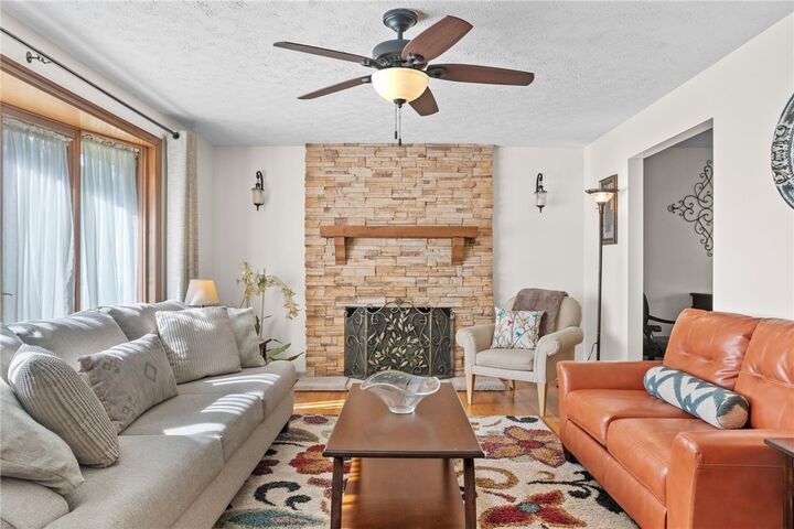 Property Photo:  4859 Emblem Dr S  PA 15236 