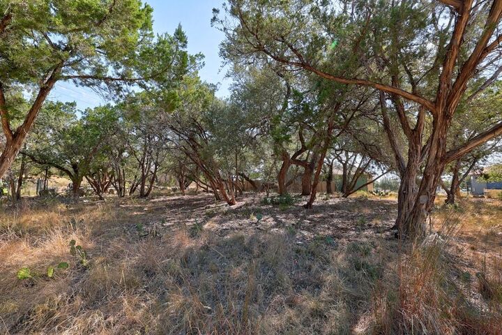 Property Photo: 406 Summit Ridge Drive N TX 78645