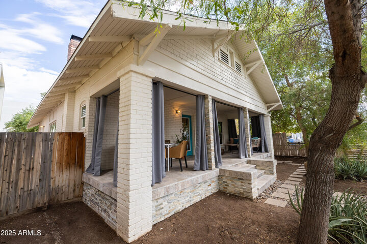 Property Photo:  829 N 8th Avenue  AZ 85007