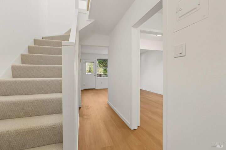 Property Photo: 40 Lovejoy Way CA 94949