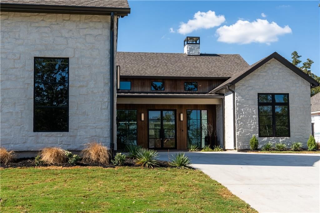 Property Photo:  3010 Silverbell Court  TX 77807 