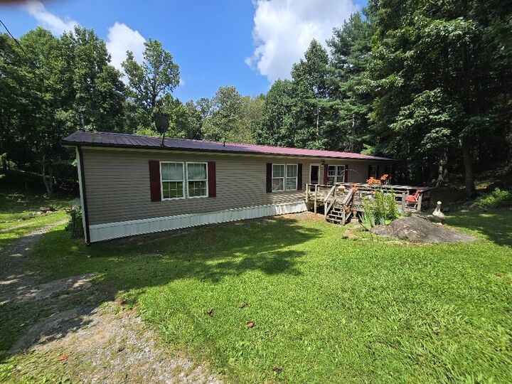 Property Photo: 966 Sand Knob Rd WV 25978