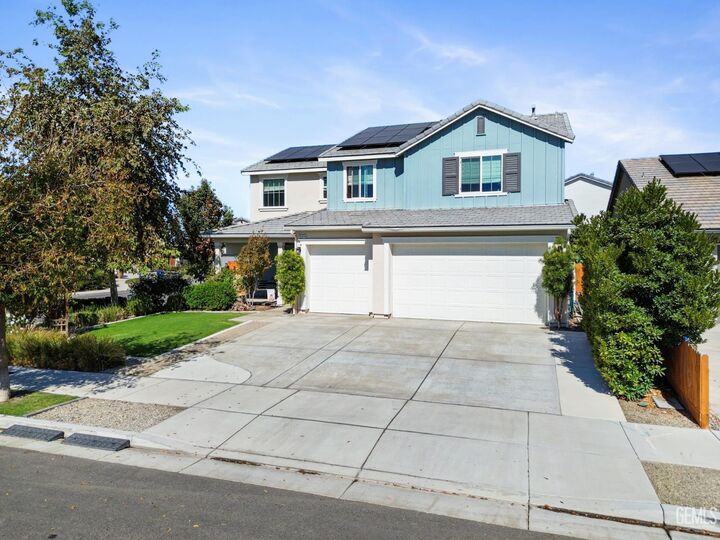 Property Photo:  15414 Donostia St  CA 93314 