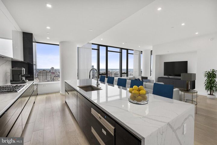 Property Photo: 1911 Walnut Street Unit 4101 PA 19103