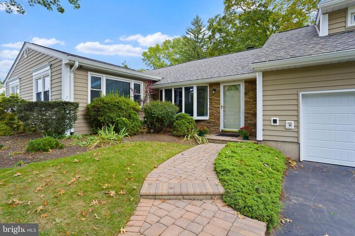 Property Photo:  42 Nassau Place  NJ 08550