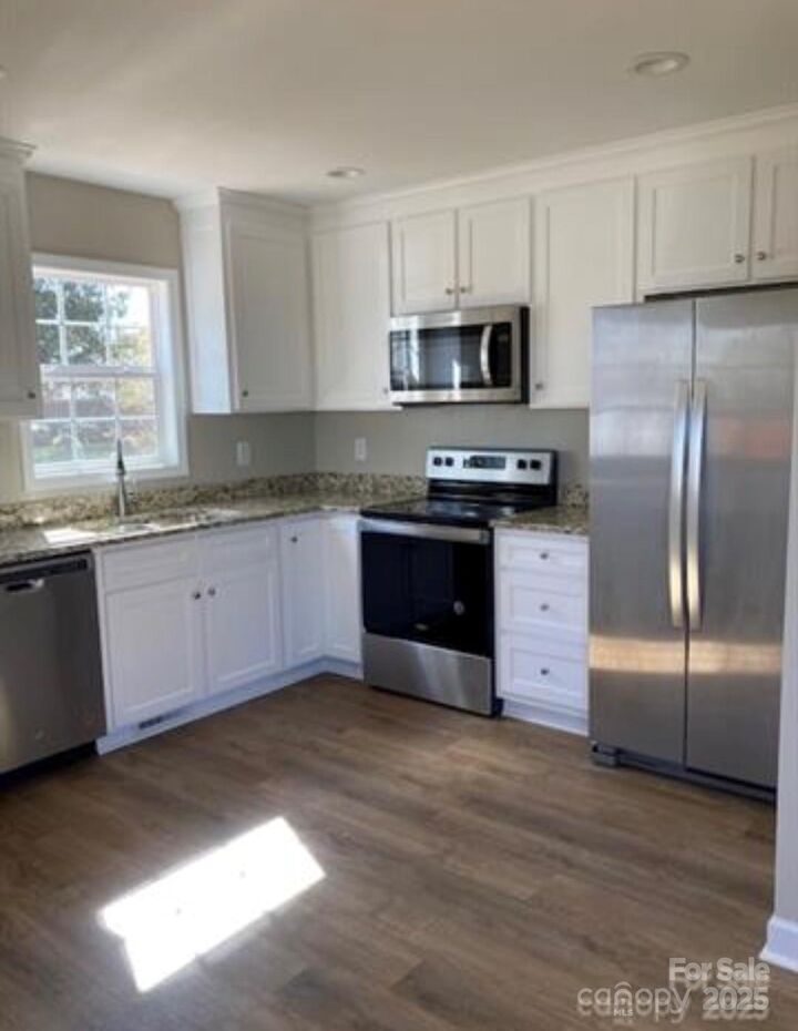 Property Photo: 1726 Arlington Avenue NC 28677