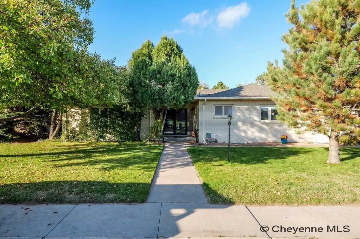 Property Photo:  600 Manor Ln  WY 82009