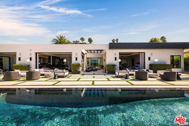 565 Evelyn Pl  Beverly Hills CA 90210 photo