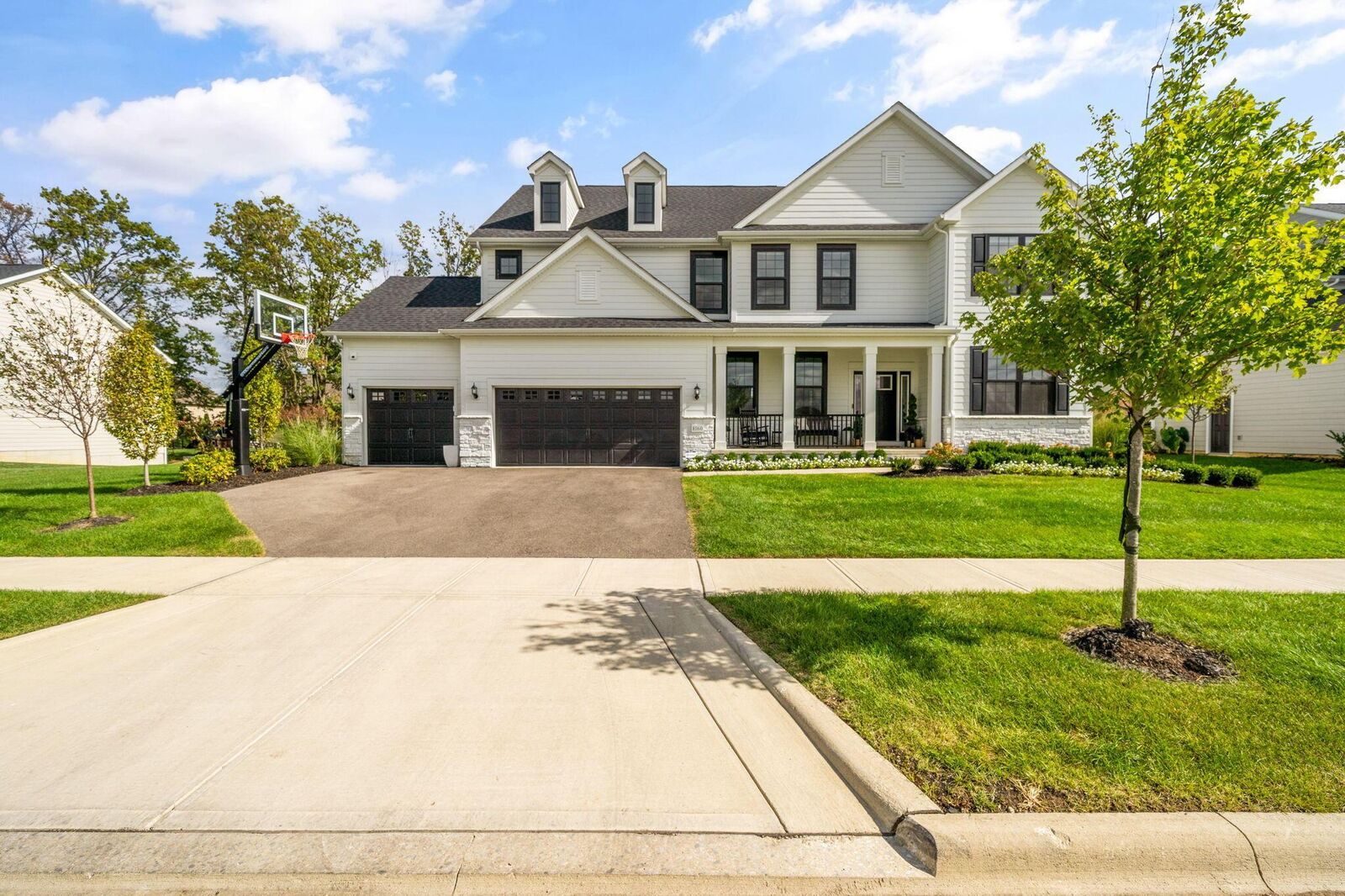 Property Photo: 8160 Smiths Circle OH 43065