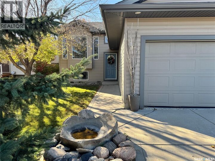 402 Overholt Crescent  Saskatoon SK S7N 4S9 photo