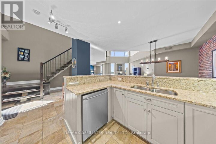 Photo de la propriété: 320 McLeod Street #Ph804 ON K2P 1A3