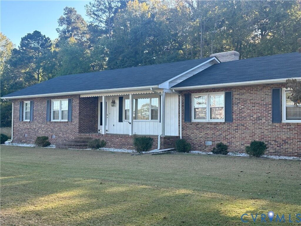 Property Photo: 262 Goulders Creek Road VA 23110