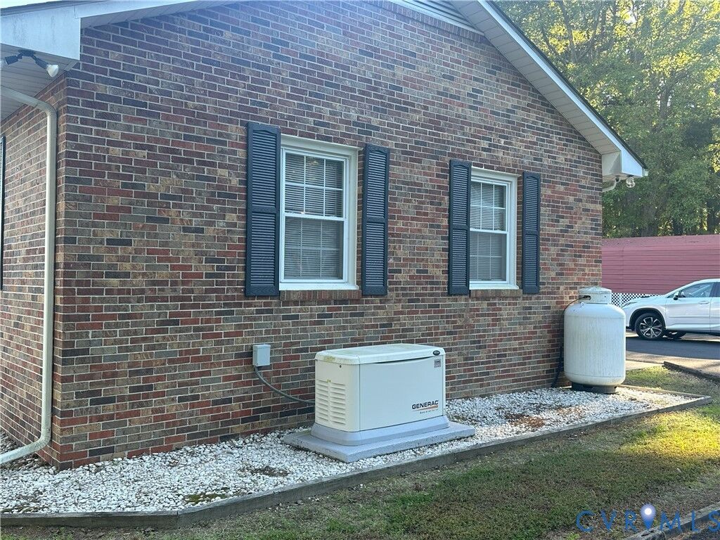 Property Photo: 262 Goulders Creek Road VA 23110