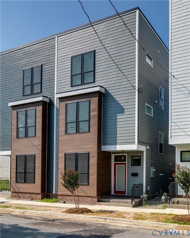 Property Photo:  2917 R Street  VA 23223 