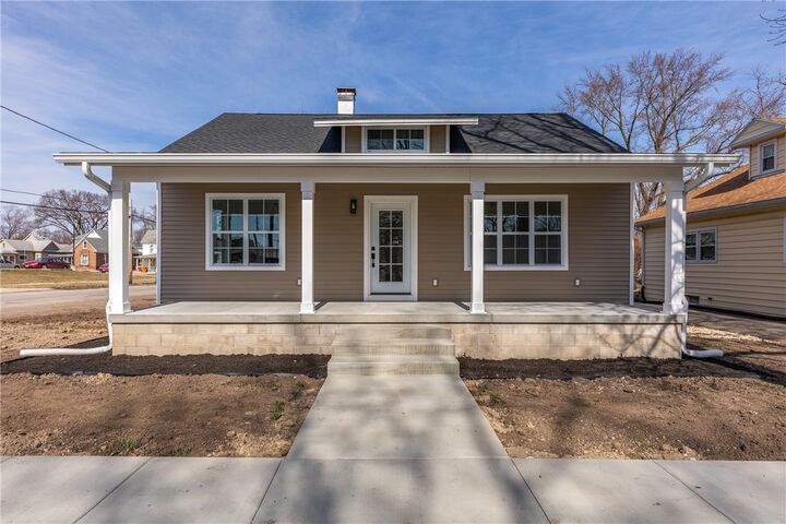 202 E Monroe Street  Sullivan IL 61951 photo