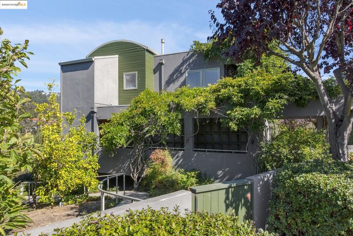 Property Photo:  6148 Ocean View Dr  CA 94618 