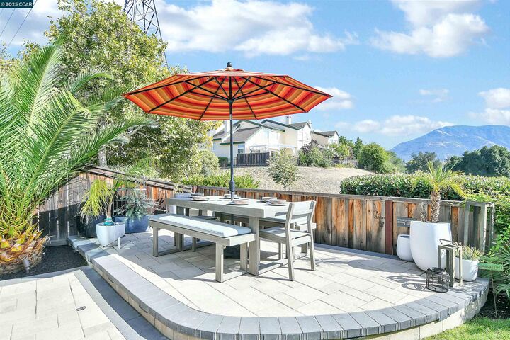 Property Photo: 1039 Feather Cir CA 94517