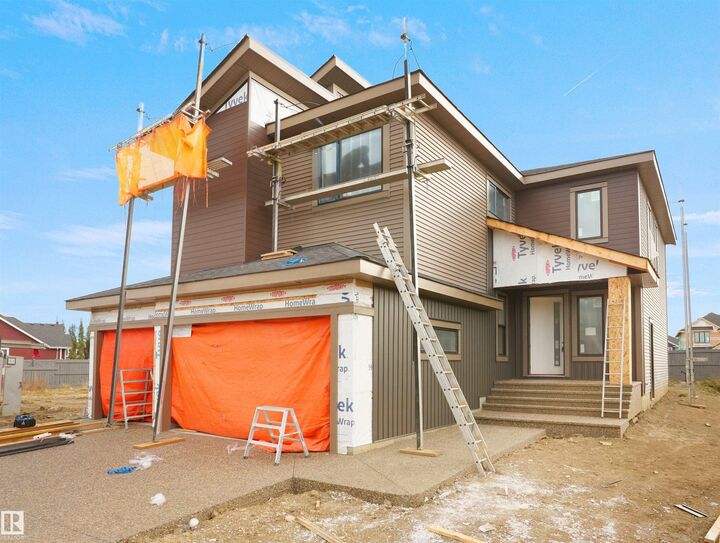 Property Photo: 3970 Ginsburg Crescent NW AB T5T 4V1