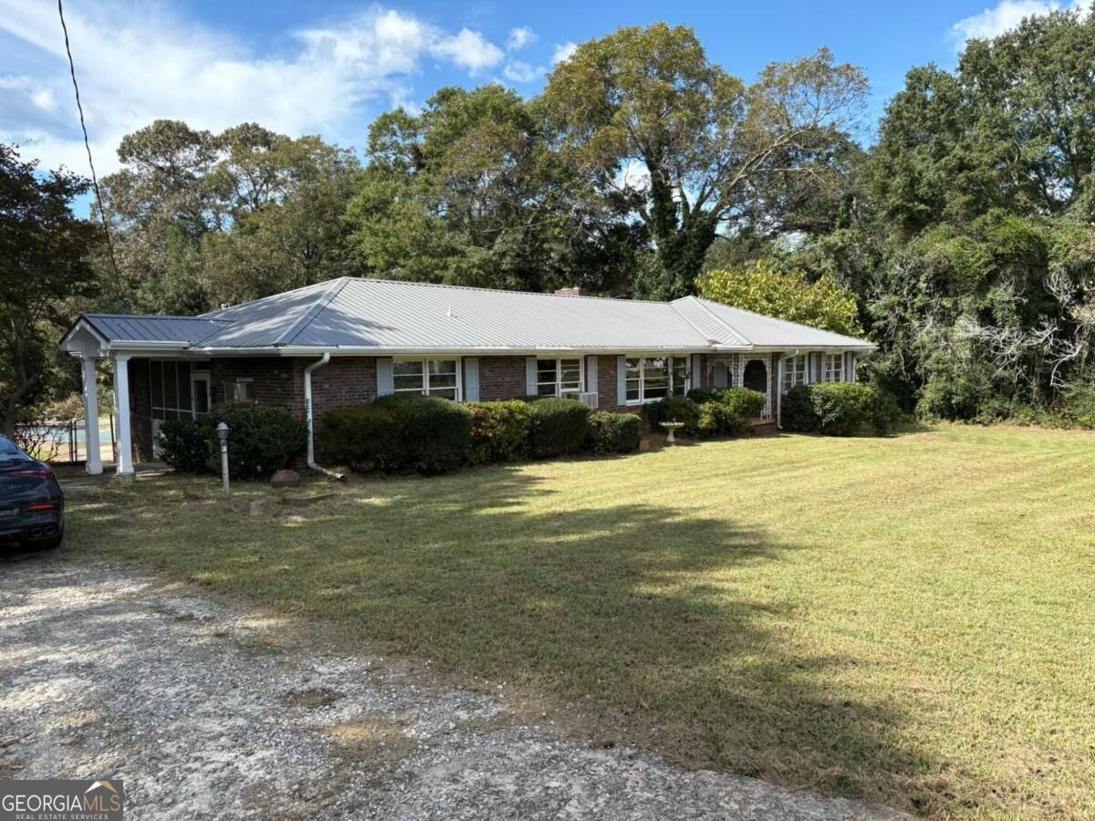 Property Photo:  180 4th Street S  GA 30628 