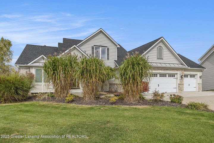 Property Photo: 1106 Cobblestone Court MI 48895