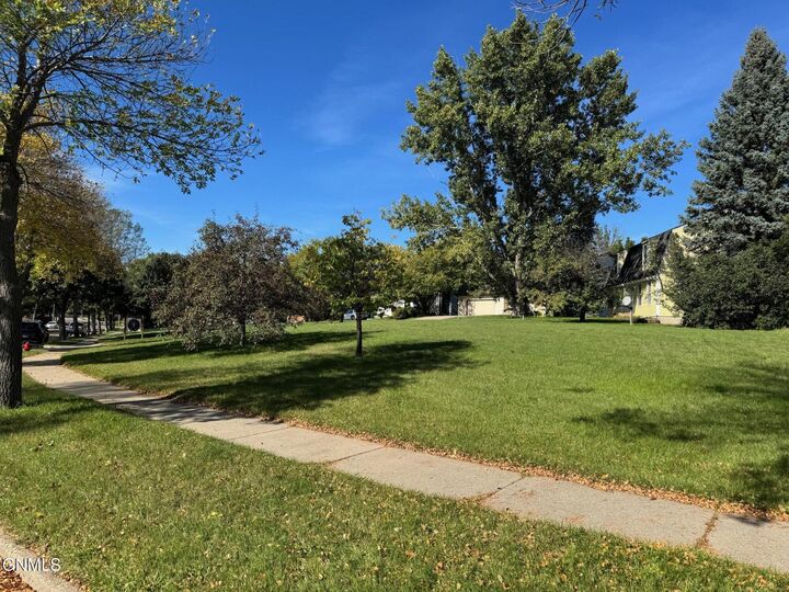 360 Brandon Drive  Bismarck ND 58503 photo