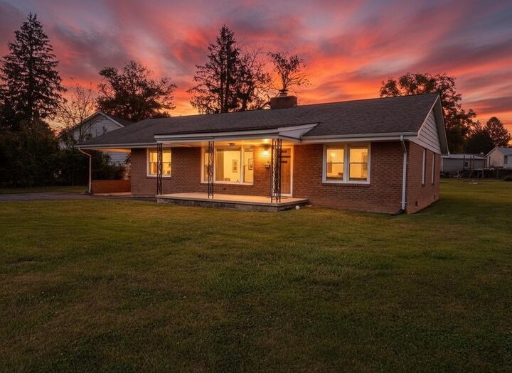 403 Market St  Peterstown WV 24963 photo