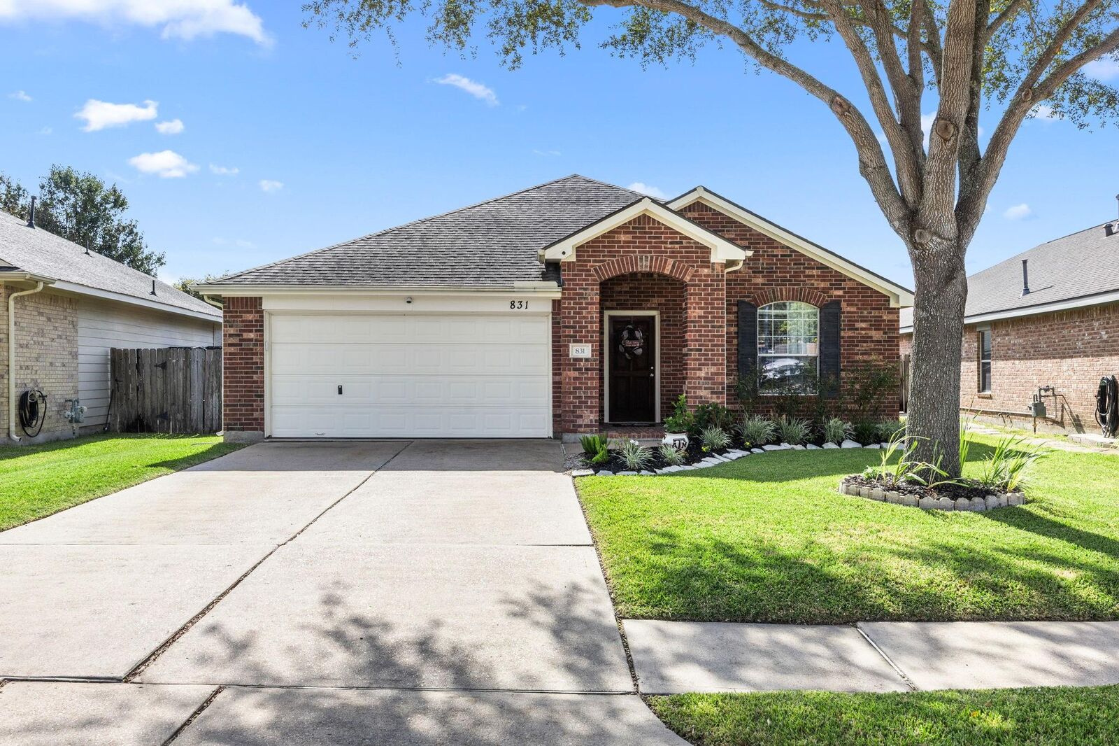 Property Photo: 831 Shenandoah Falls Lane TX 77469