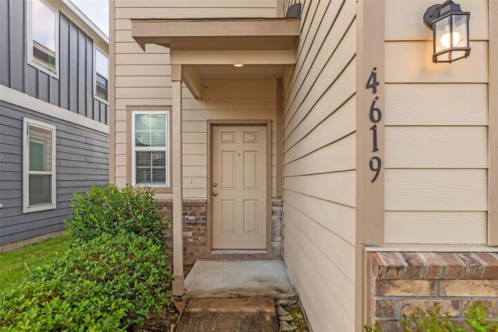 Property Photo: 4619 Prairie Chase Drive TX 77069