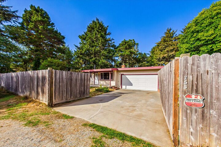 Property Photo:  755 Eucalyptus Road  CA 95519 