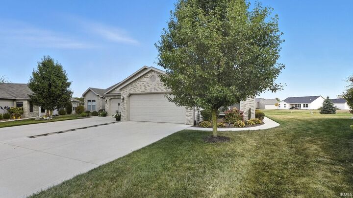 Property Photo:  1509 Coventry Court  IN 46706-3078 