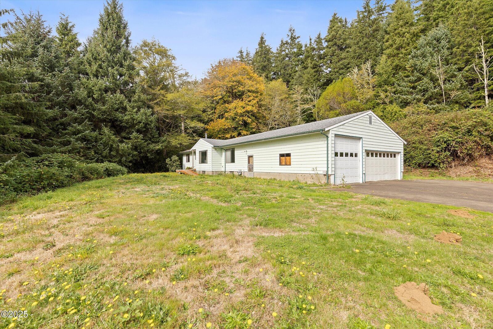Property Photo: 1153 S Drift Creek Road OR 97367