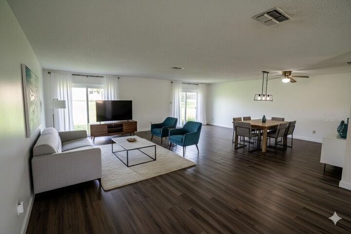 Property Photo: 5523 Westbrook Drive FL 32821