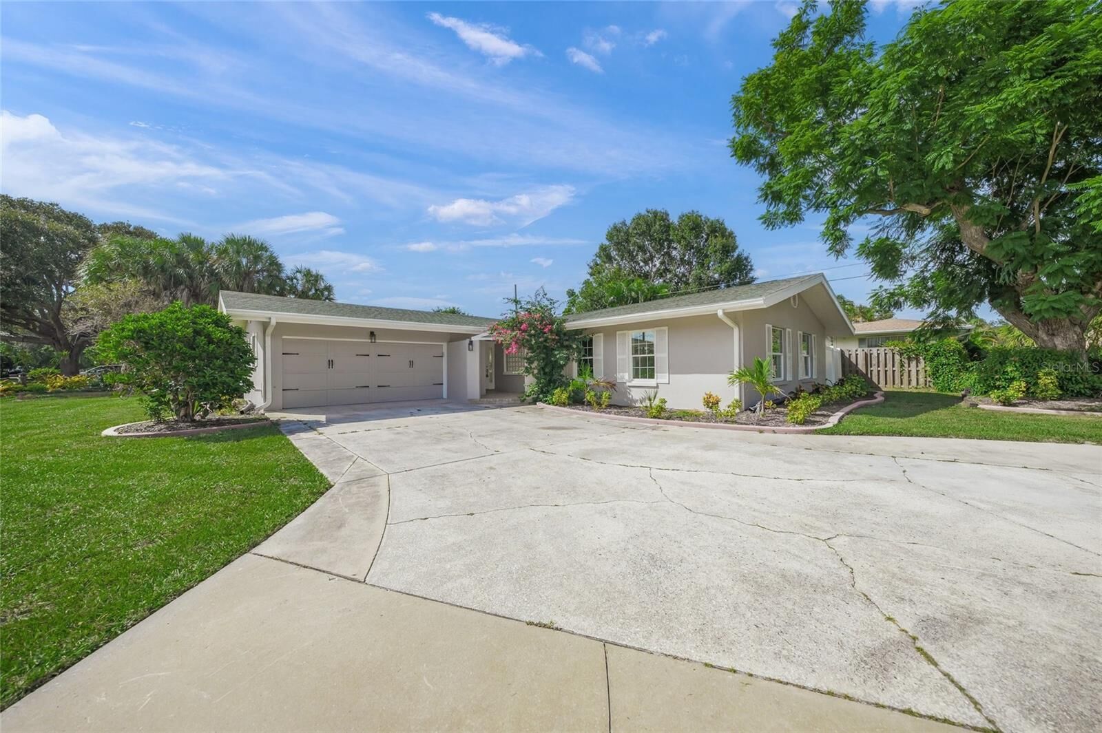 Property Photo: 2949 Bougainvillea Street FL 34239