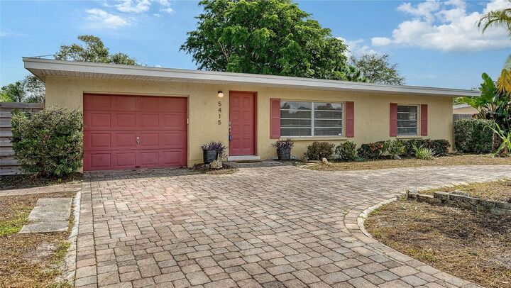 Property Photo: 5415 4th Street Court E FL 34203