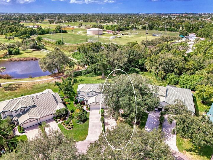 Property Photo: 736 Connemara Court FL 34292