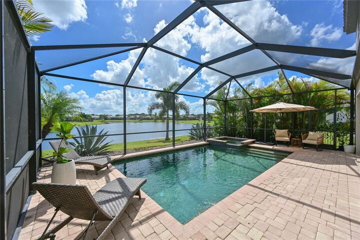 Property Photo: 11314 Sweetgrass Drive FL 34212
