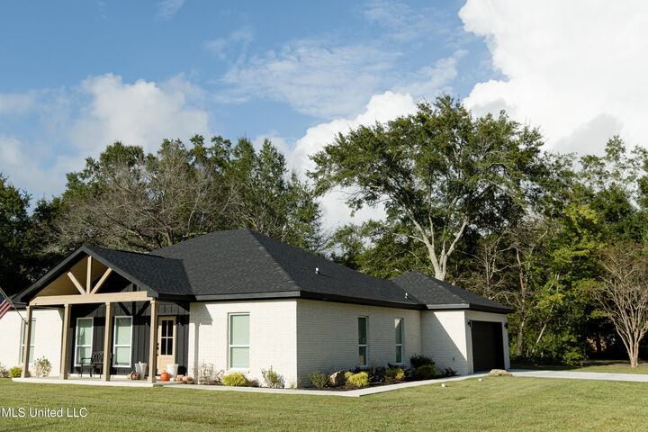 Property Photo: 2000 Plover Lane MS 39553