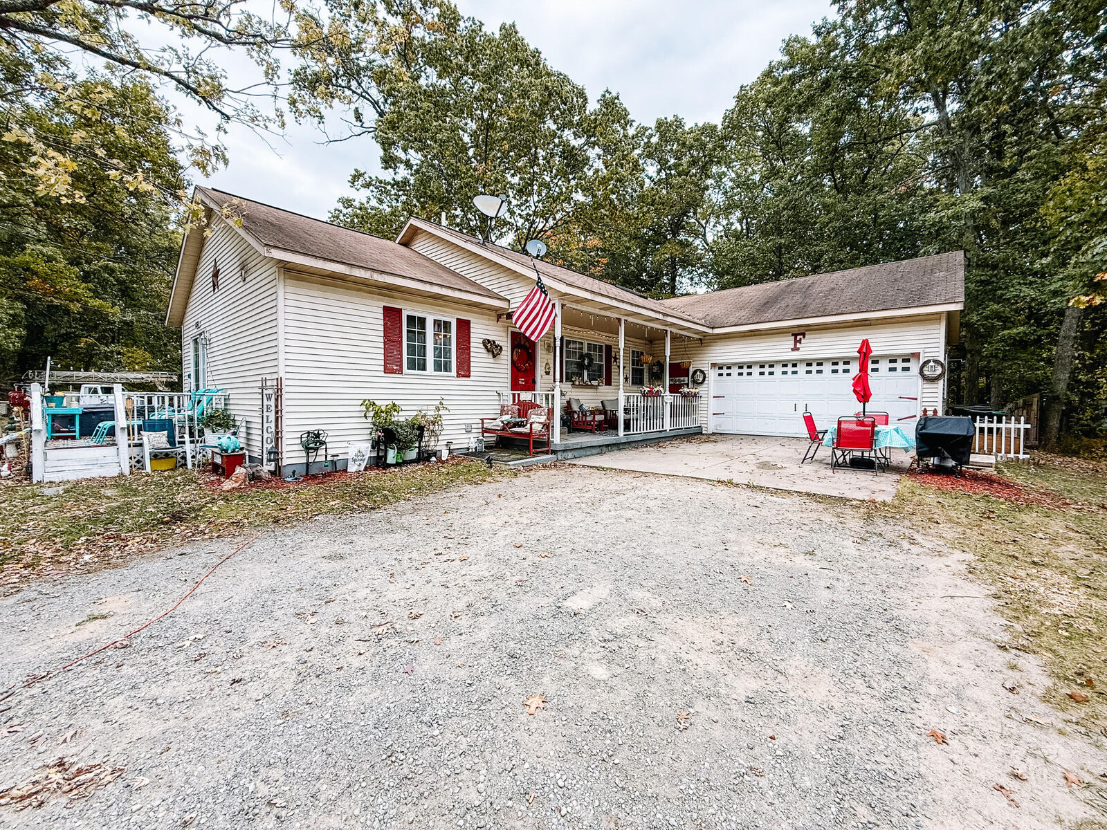 Property Photo:  1850 Mildred Street  MI 49445 