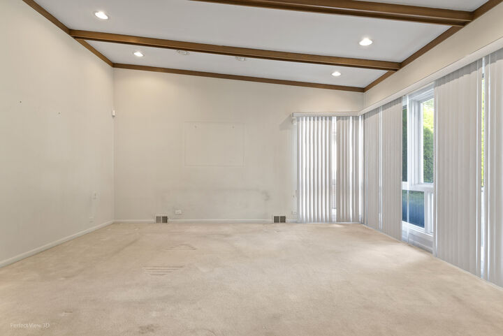 Property Photo: 7230 N Keeler Avenue IL 60712