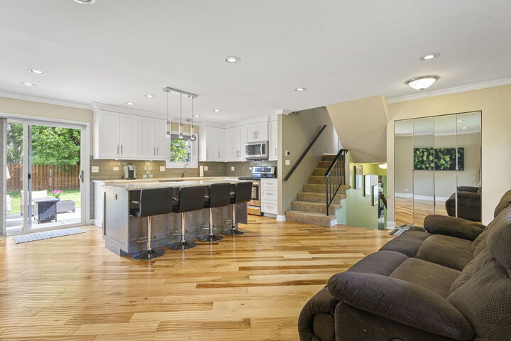 Property Photo: 307 Albright Court IL 60061